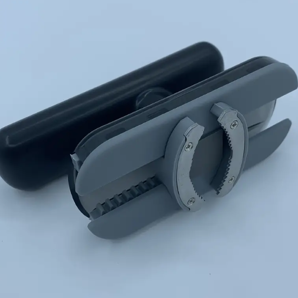 Ergonomický otvárač na poháre, ktorý vám umožní otvoriť vaše poháre bez námahy 
